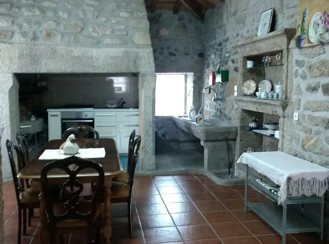 Guest house Casa Do Campo Do Forno Amorosa